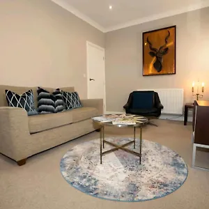 https://stones-throw-scarborough.yorkshirehotels.net